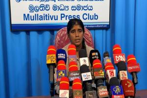 வன்னியில் ஒரு பொலிஸ் குழு சிறுவனை 'தூக்கி அடிப்பதாக' அச்சுறுத்துகிறது