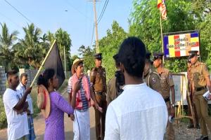 மக்களின் காணிகளை அடாத்தாக பிடித்து பௌத்த விகாரை; தையிட்டி விகாரைக்கு எதிராக போராட்டம்