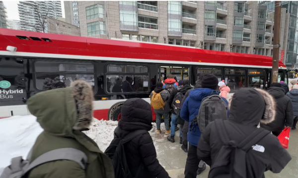 பனிப்பொழிவினால் டொரன்டோவில்  பயண எச்சரிக்கை