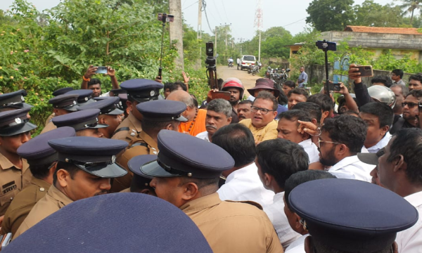 தையிட்டியில் பெரும் பதற்றம் – வேலன் சுவாமிகள் உள்ளிட்ட மதத் தலைவர்கள், அரசியல் பிரமுகர்கள் கைது