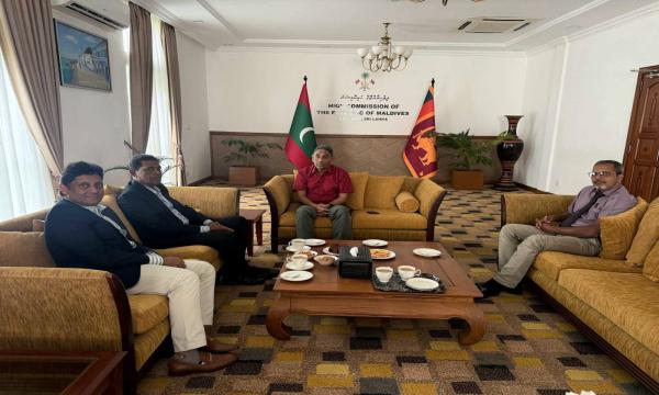 மாலைதீவு உயர்ஸ்தானிகர் மசூட் இமாட் அவர்களுடன் அபூபக்கர் ஏ. ஆதம்பாவா எம்.பி. சிநேகபூர்வ சந்திப்பு