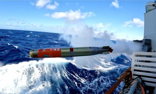 புதிய நீர்மூழ்கி ஏவுகணையை பரீட்சார்த்தத் தாக்குதலுக்கு உட்படுத்த கனேடியக் கடற்படை!