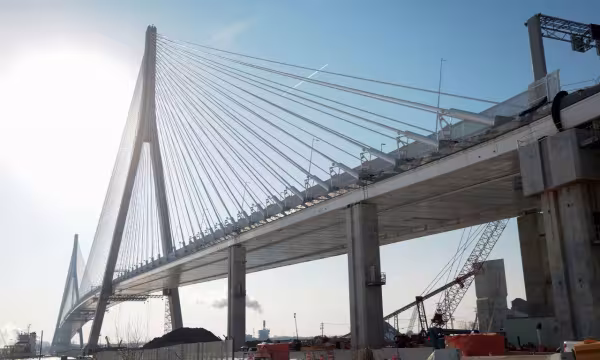 "சுரங்கப்பாதையைப் பயன்படுத்துங்கள்": புதிய பாலத்திற்கு எதிராக முட்டுக்கட்டை போடும் அம்பாசிடர் பாலம்!