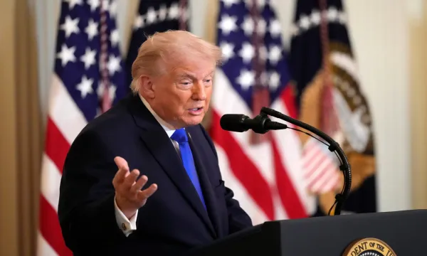 ட்ரம்ப் மீதான இரகசிய ஆவண வழக்கு: விசாரணை அறிக்கையை வெளியிட நீதிமன்றம் நிரந்தரத் தடை