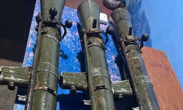 மட்டக்களப்பில் புதைக்கப்பட்டிருந்த ரொக்கெட் லோஞ்சர்கள் மீட்பு!