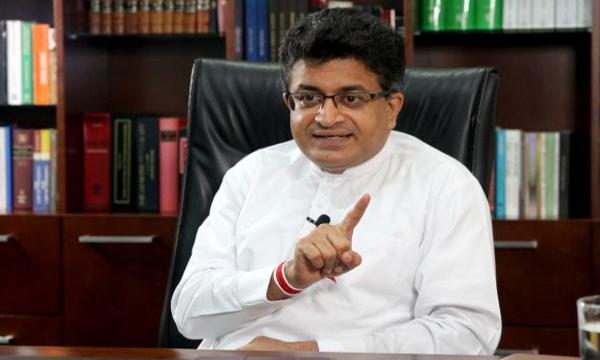 'புலிகள் நடத்திச்சென்ற சித்திரவதை முகாம்களை பிள்ளையான் கணக்கில் சேர்க்க முயற்சி!'